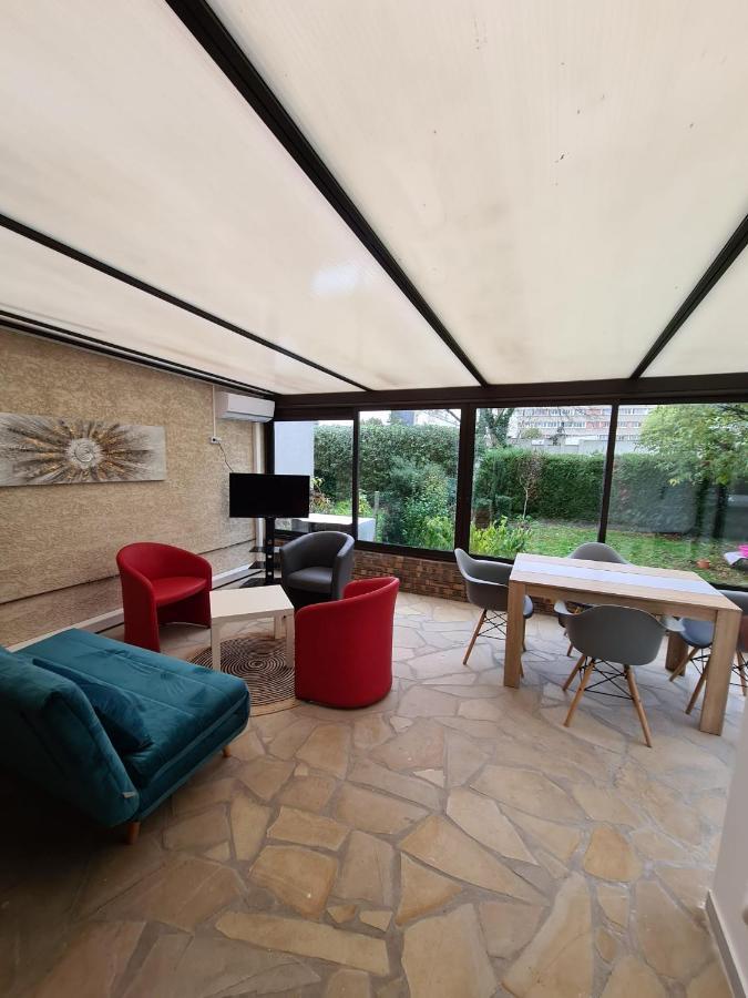 Studio Entierement Equipe Avec Veranda Commune Neuilly-sur-Marne Exterior foto